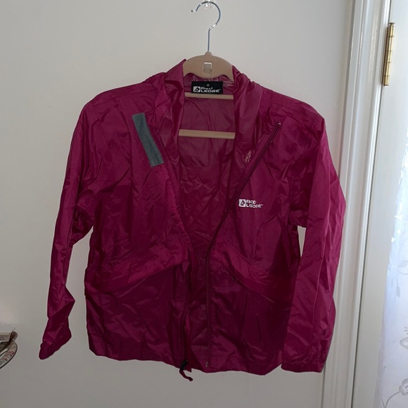 Lightweight Magenta Red Ledge Rain-jacket - Picture 2 of 8